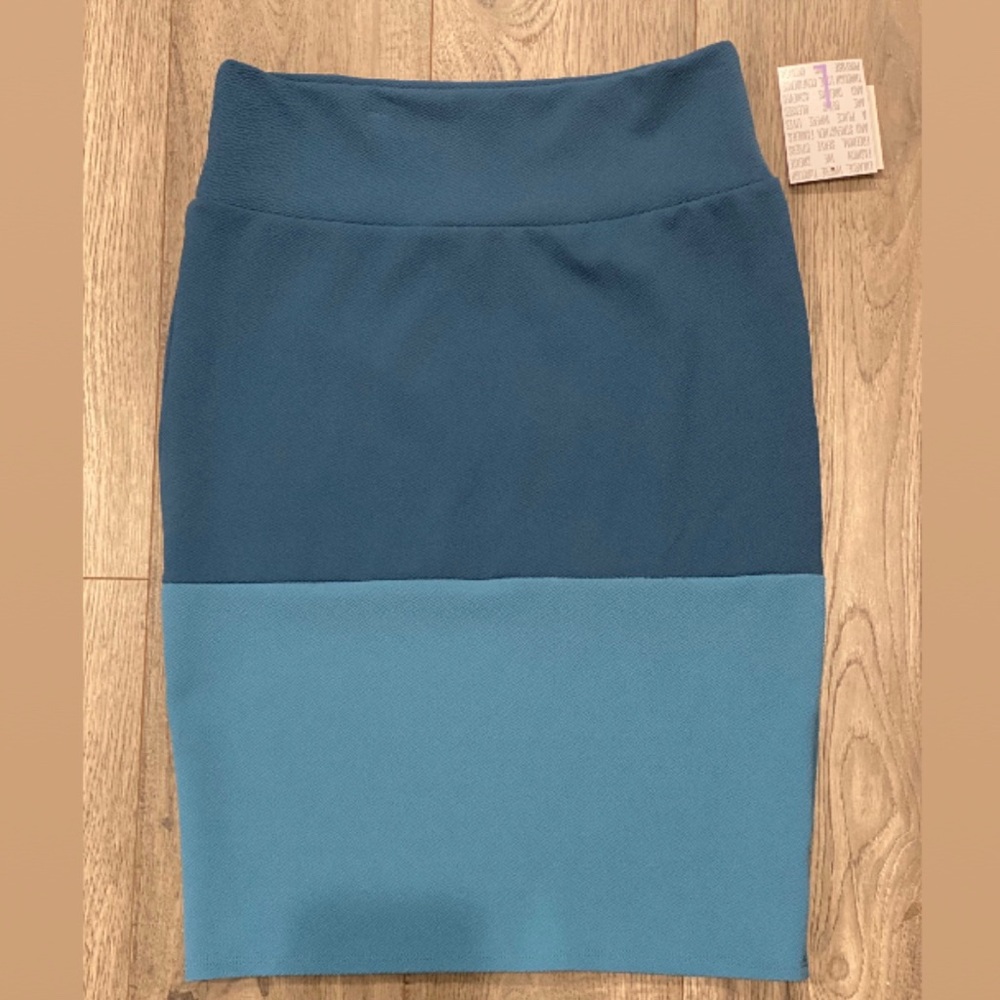 NWT Lularoe Cassie Large